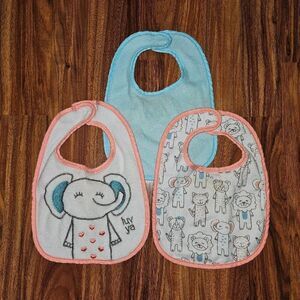 5 For $25 Set Of 3 Velcro Terry Cloth Bibs Blue and Pink Elephant